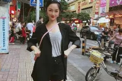 内娱女演员深夜醉酒打车卸下明星包袱全程真实到离谱！