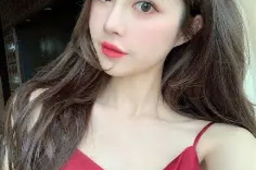 冉莹颖人设崩了想和邹市明收入AA女方账号被冲 网友神评太扎心